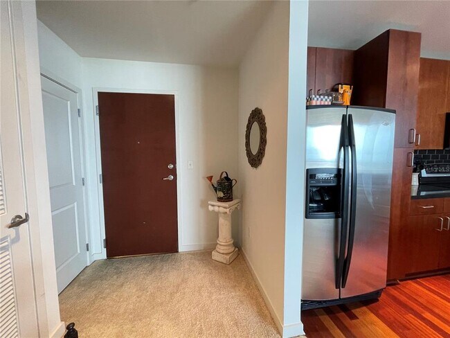 Building Photo - 155 S Court Ave