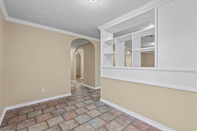 Building Photo - 114 Grand Ave