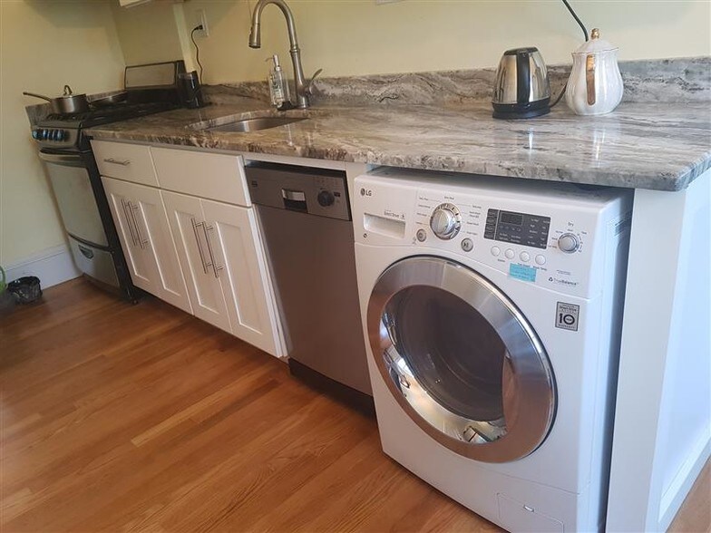 Building Photo - 22 Concord Ave