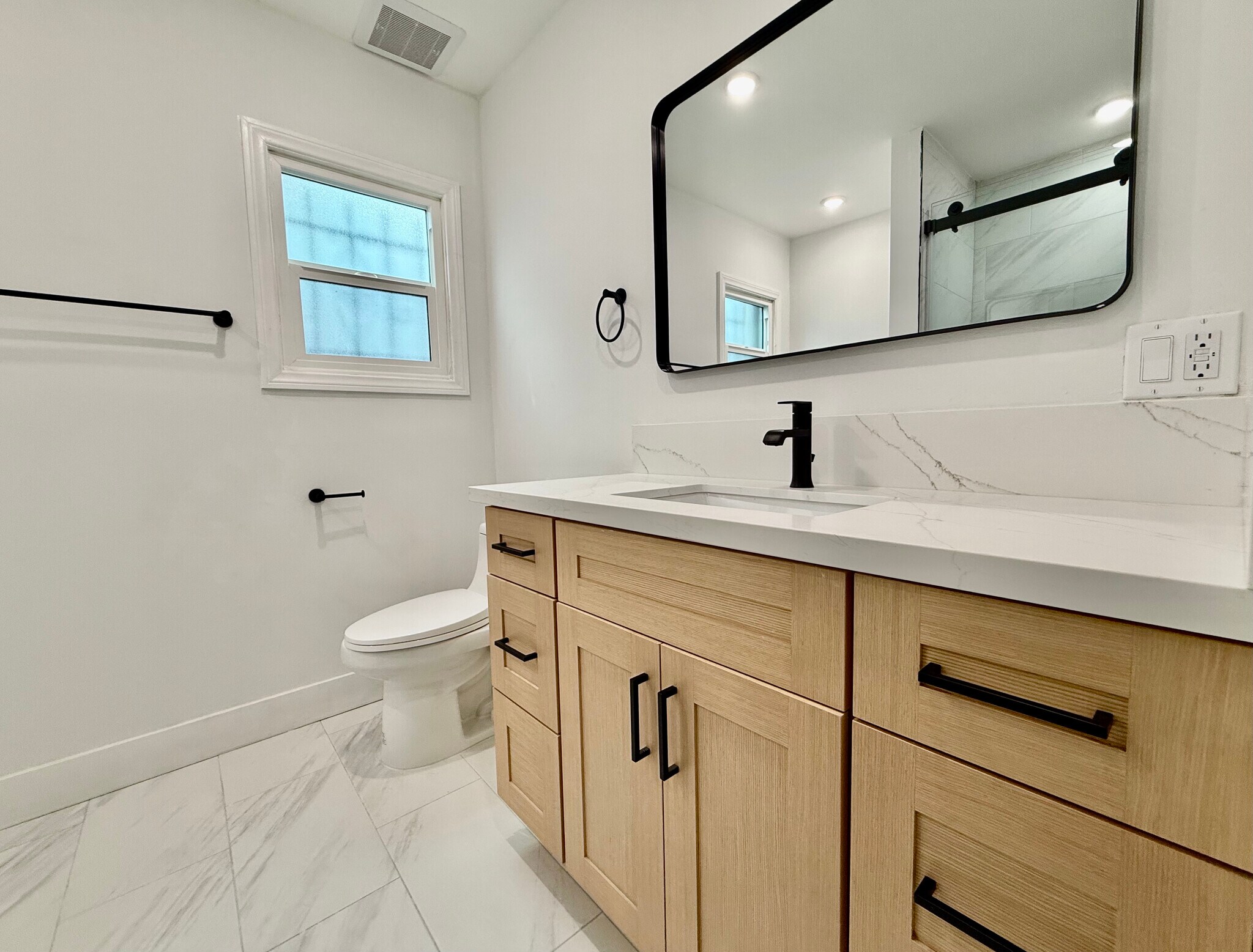 Building Photo - 1221 West Blvd