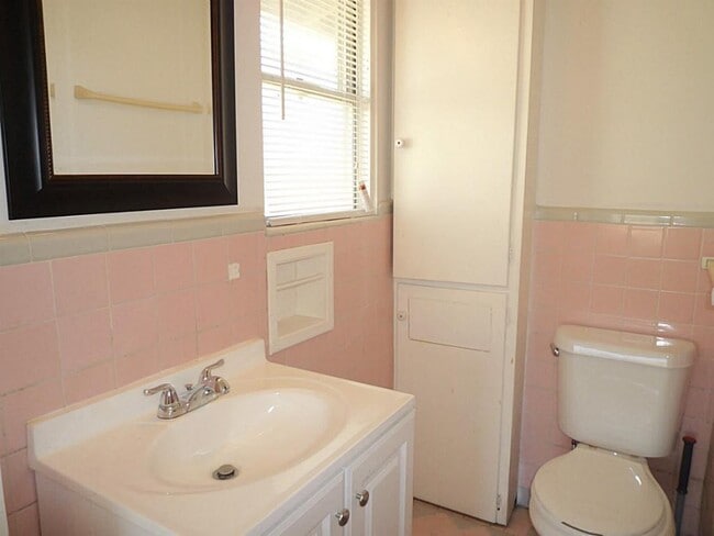 Building Photo - 4810 Redstart St