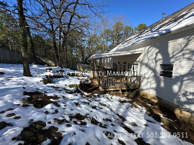 Building Photo - 3 Rocky Top Cove