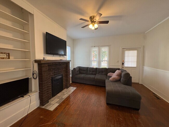 Building Photo - 1629 Forrest Dr