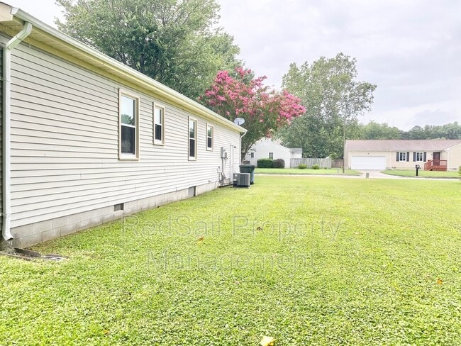 Building Photo - 180 Lori Cir