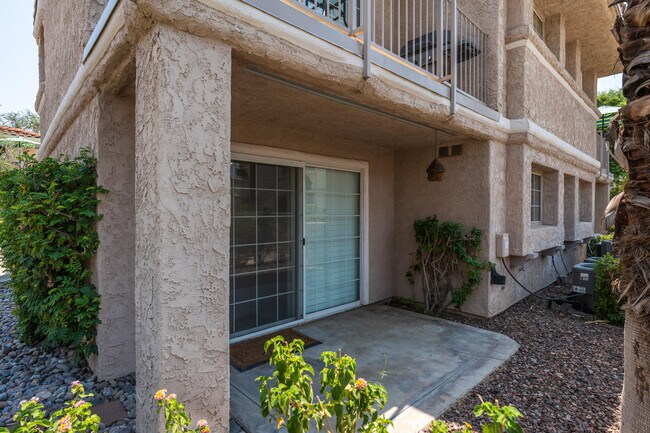 Building Photo - 505 S Farrell Dr