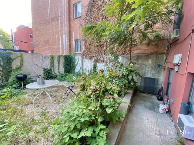 Building Photo - 3 bedroom in Brooklyn NY 11249