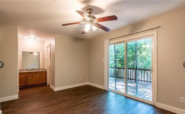 Building Photo - 2702 Little Valley Cove