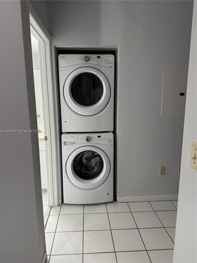 Building Photo - 15355 SW 76th Terrace