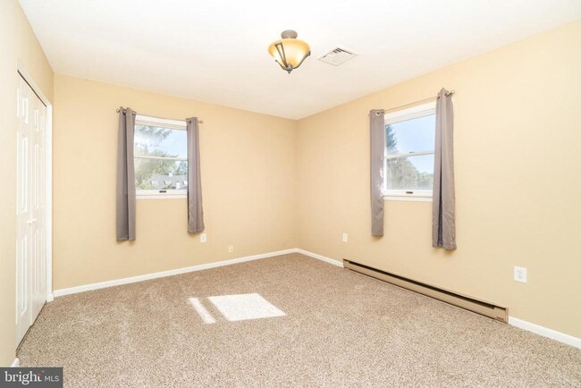 Building Photo - 1145 Highland Dr