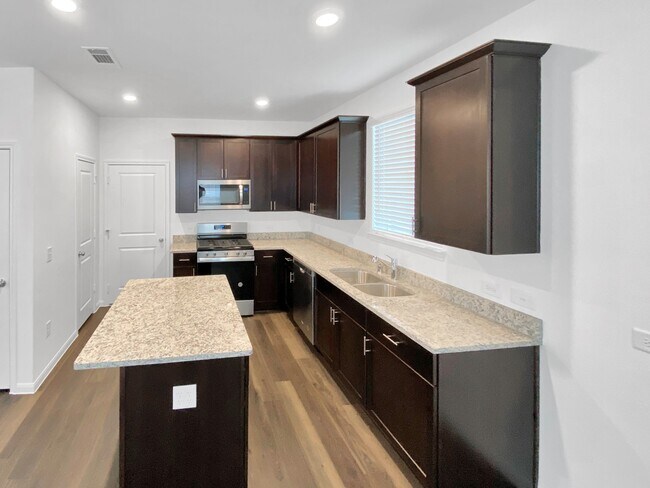 Building Photo - 11602 Braemar Village Dr