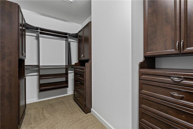 Building Photo - 6440 Century Park Pl SE