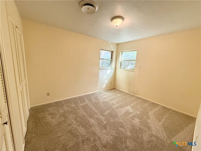 Building Photo - 1050 Elizabeth Ave