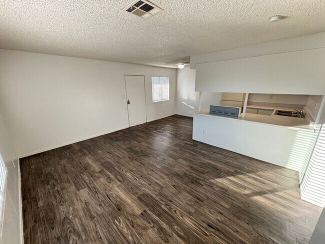 Building Photo - 147 Westminster Way