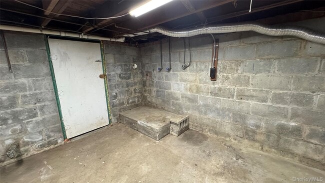 Building Photo - 626 NY-82