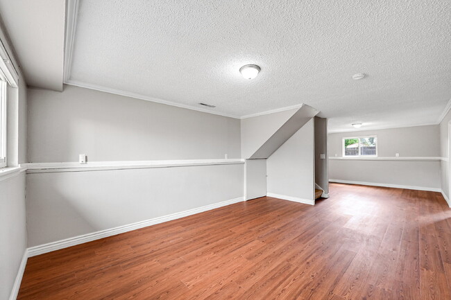 Building Photo - $1,895.00, 3 bed, 2 bath located in Fountain