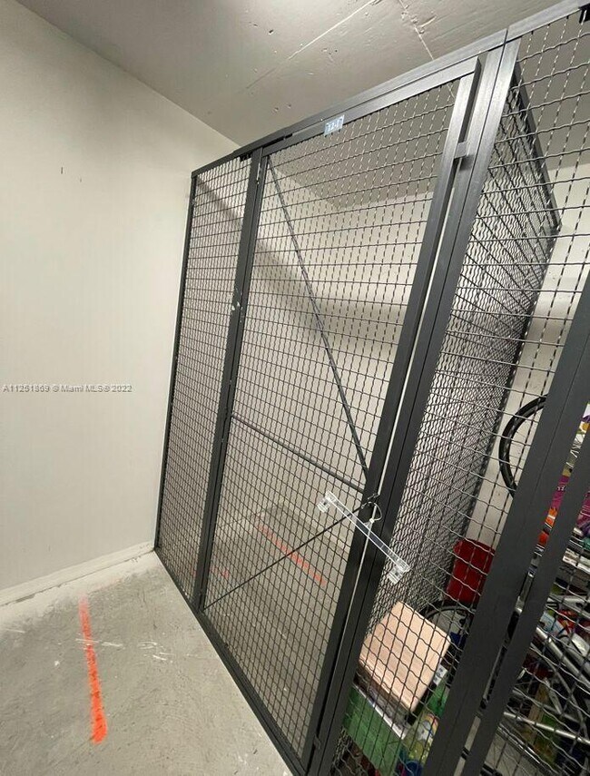 Building Photo - 1723 SW 2nd Ave