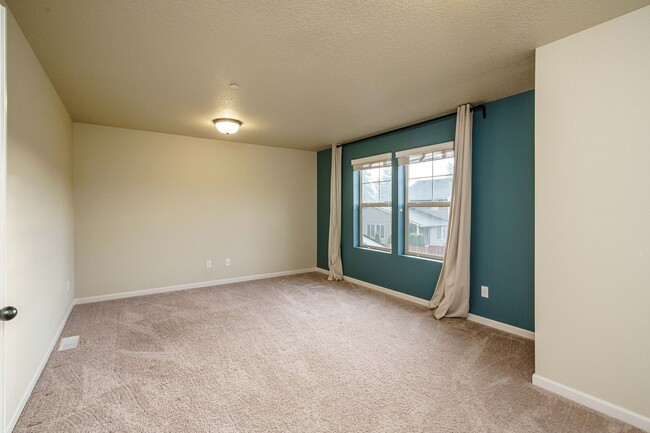 Building Photo - Desirable Camas Location - Hills at Round ...