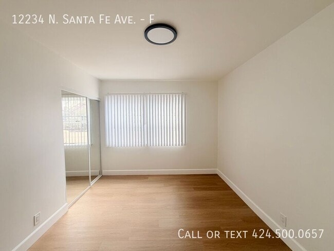 Building Photo - 12234 N Santa Fe Ave