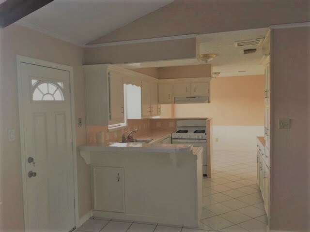 Building Photo - 150 WHITE CEDAR ST.