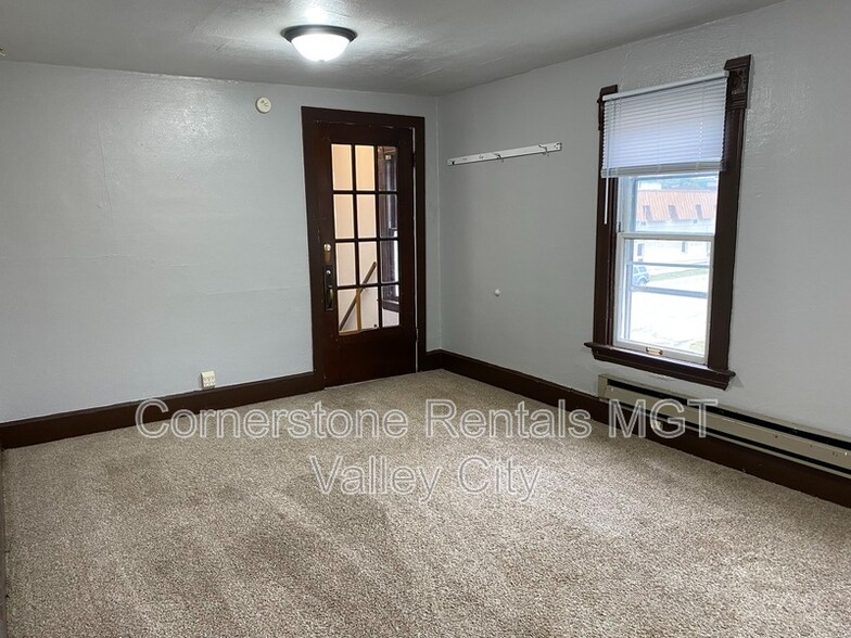Building Photo - 205 3rd Ave SE