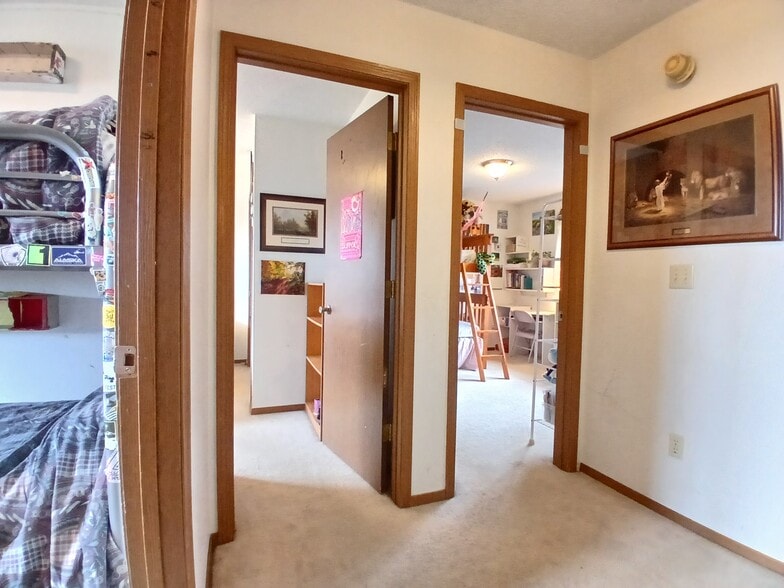 Building Photo - 15130 E Robin Ln