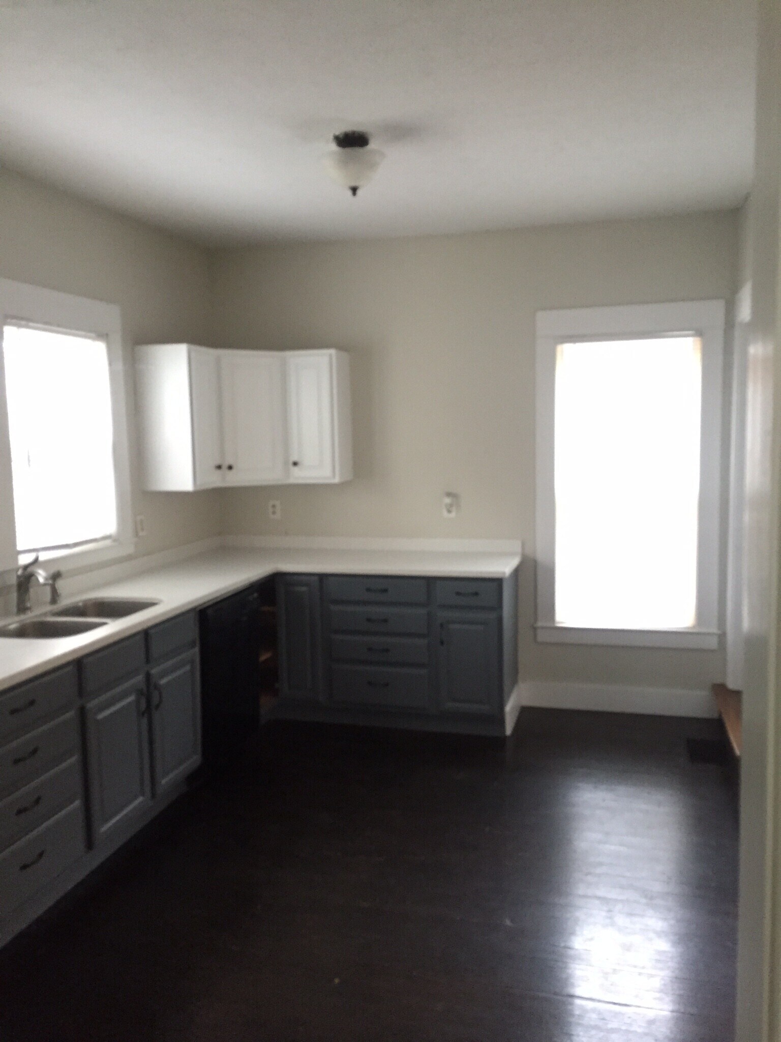 Building Photo - 1919 Plainfield Ave NE