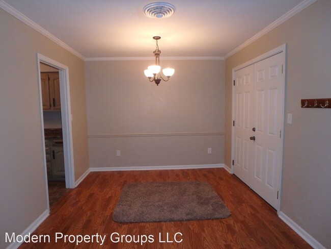 Building Photo - 4 br, 3.5 bath House - 3306 Martha Dr
