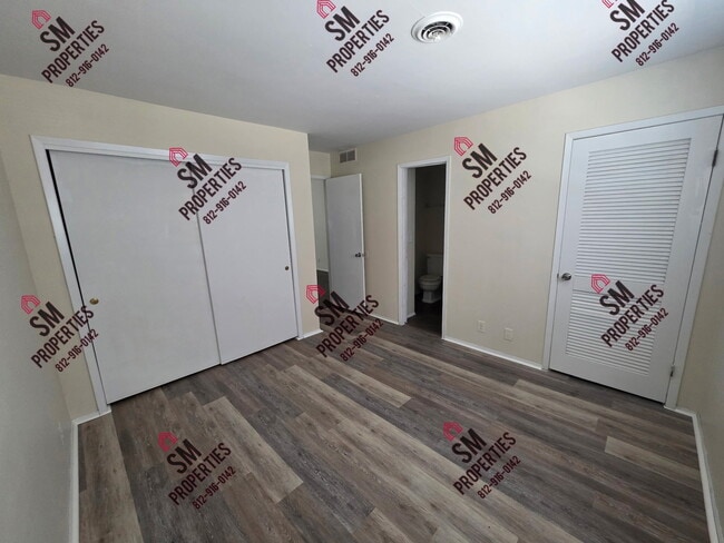 Building Photo - 406 Edgar St