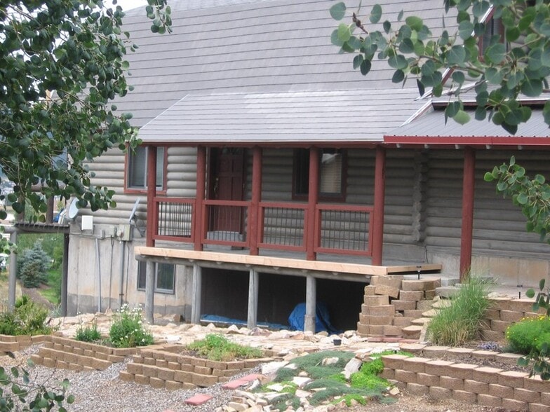 Building Photo - 6335 Snowview Dr