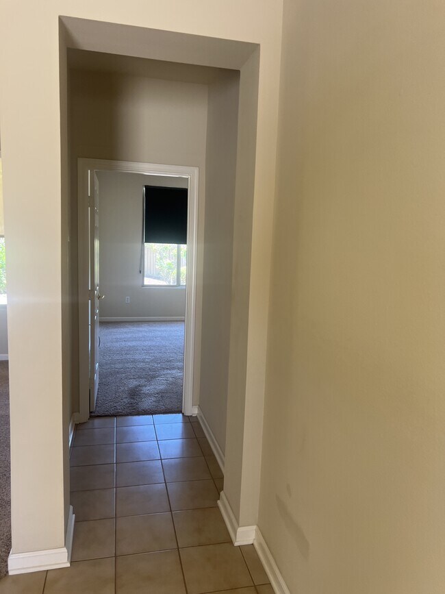 Building Photo - 1205 Shadow Glen Ln