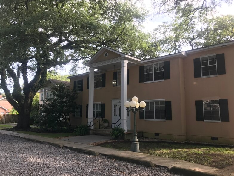 Les Chenes 47734781 Highland Rd Baton Rouge LA 70808 Apartment Finder