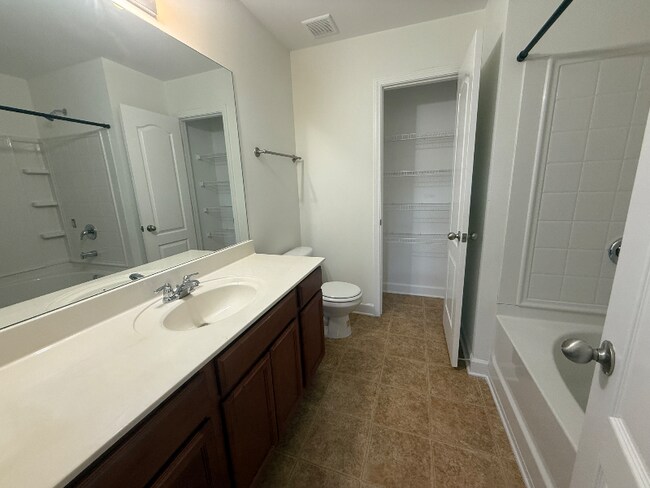 Building Photo - 387 Brooklet Ct