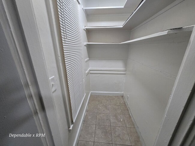 Building Photo - 17 Josephine St