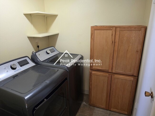 Building Photo - 6691 Greenback Ln