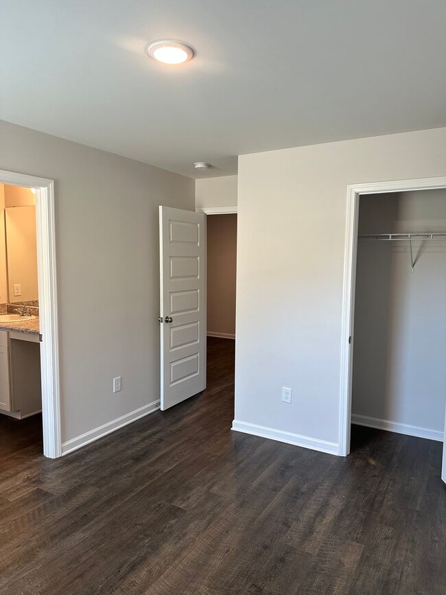 Building Photo - Three Bedroom | Two and a Half Bathroom Home in Cullman