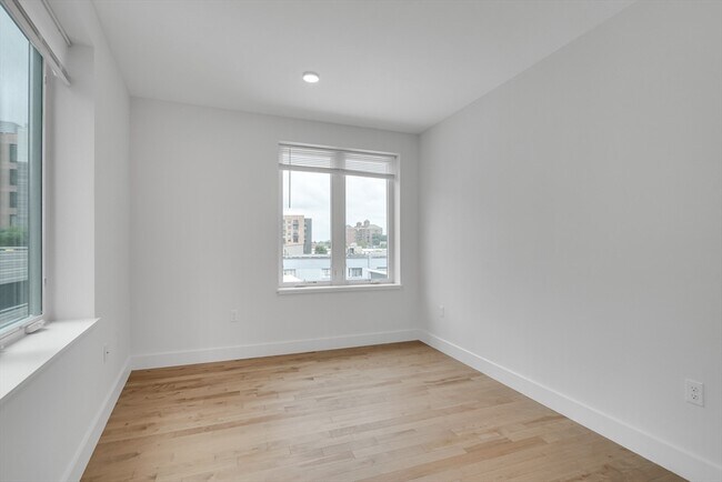 Building Photo - 50 Hichborn St