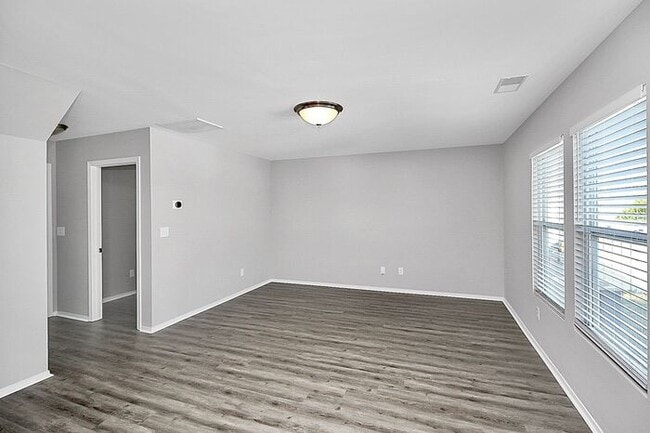 Building Photo - Large 4BD/2.5BA Home in Cabarrus Crossing!