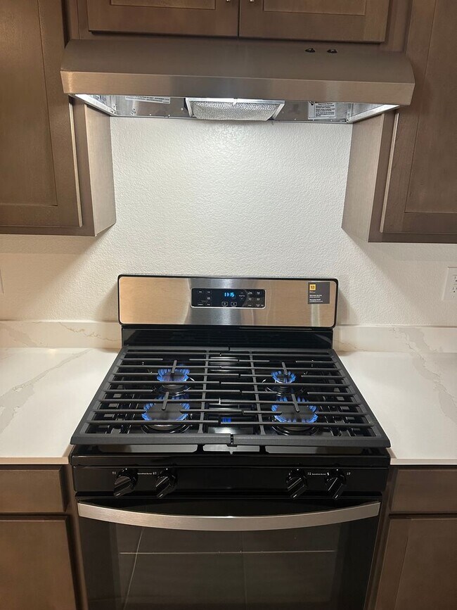 Building Photo - New House!!! Inspirada!!! Across from future Community Pool/Park!!! Tankless water heater!!