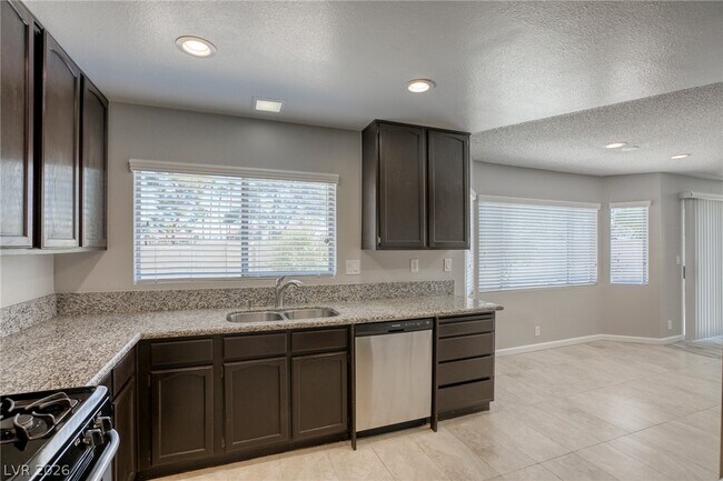 Building Photo - 2358 Belvedere Dr