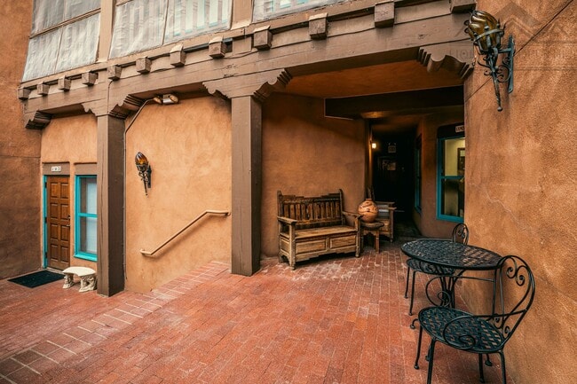 Building Photo - Inviting Studio in the Heart of Downtown Santa Fe