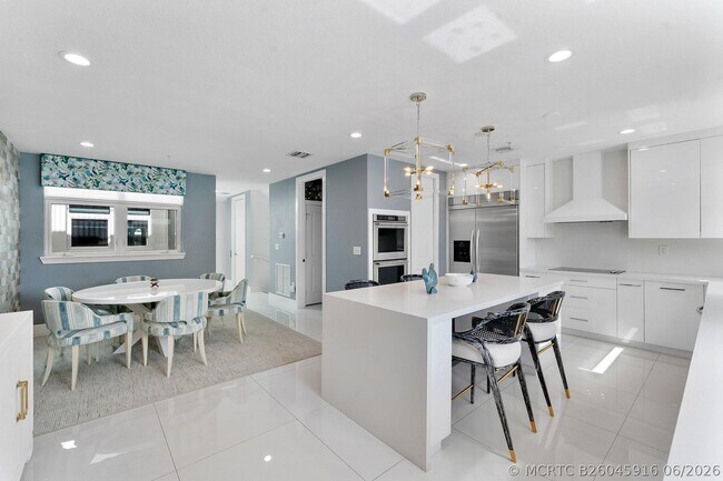 Building Photo - 57 Isle of Venice Dr