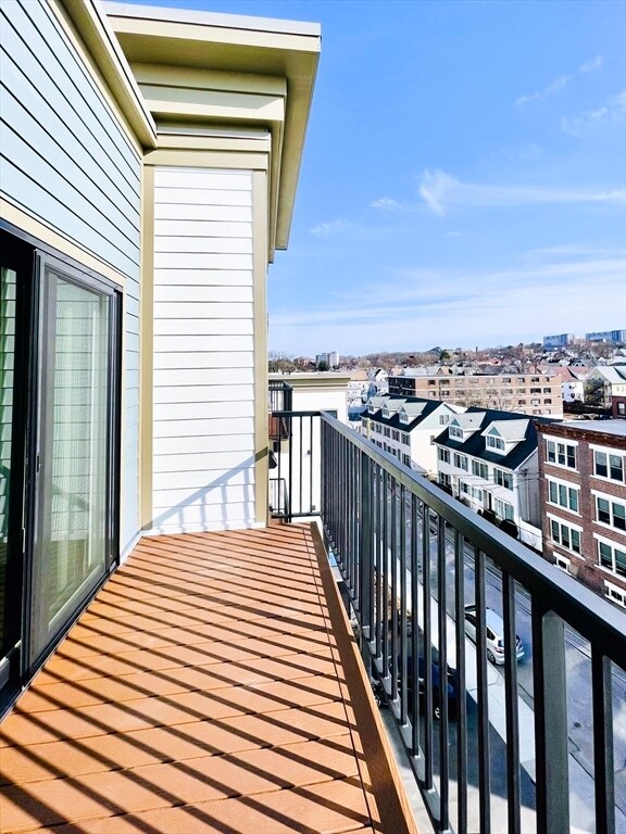 Building Photo - 214 Market St