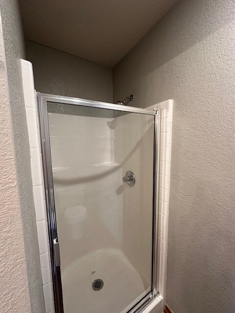 Building Photo - 10305 Plymouth Ct