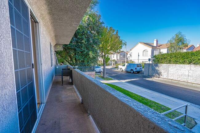 Building Photo - COMING SOON - Reseda - 2 Bedroom Condo for...