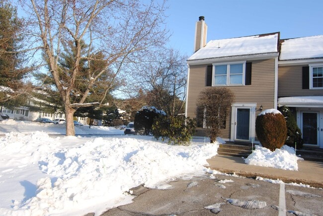 Primary Photo - 18 Cadogan Way