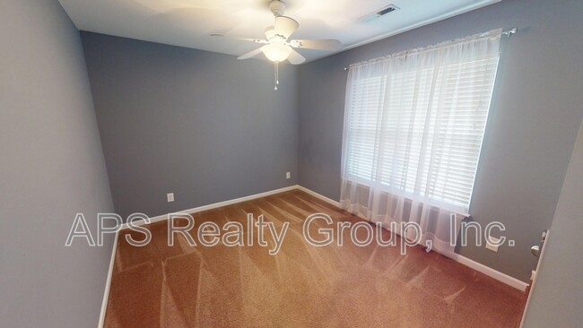 Building Photo - 928 Bitting Hall Cir