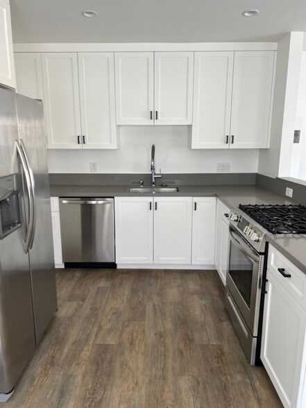 Building Photo - 1605 Blossom Ln