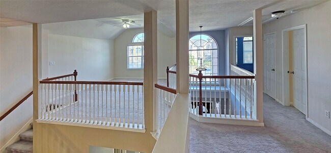 Building Photo - 2202 Drake Falls Dr