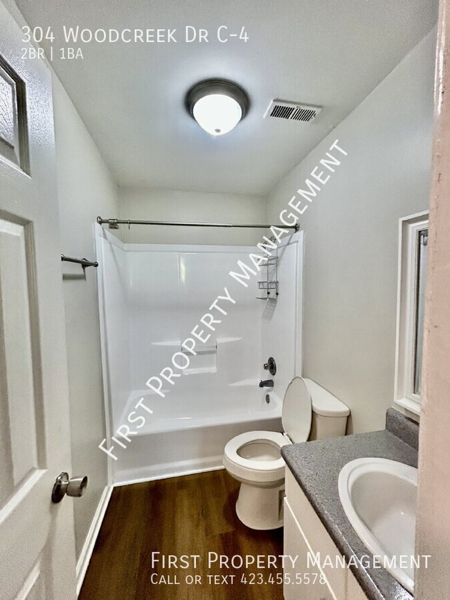Building Photo - 304 Woodcreek Dr C