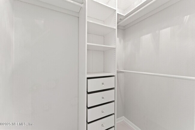 Building Photo - 16456 Tisons Blf Rd